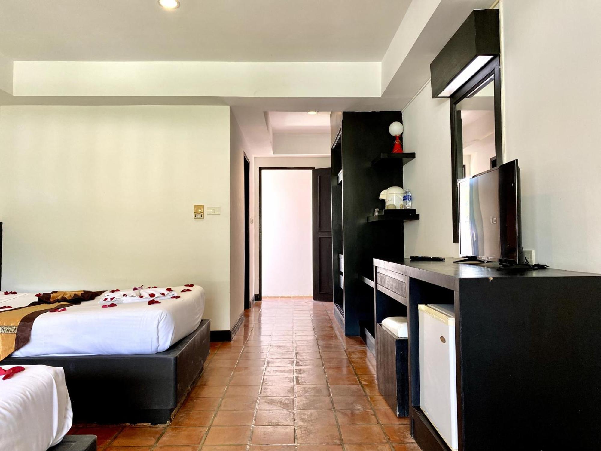 H.R.K.Resort Patong Luaran gambar