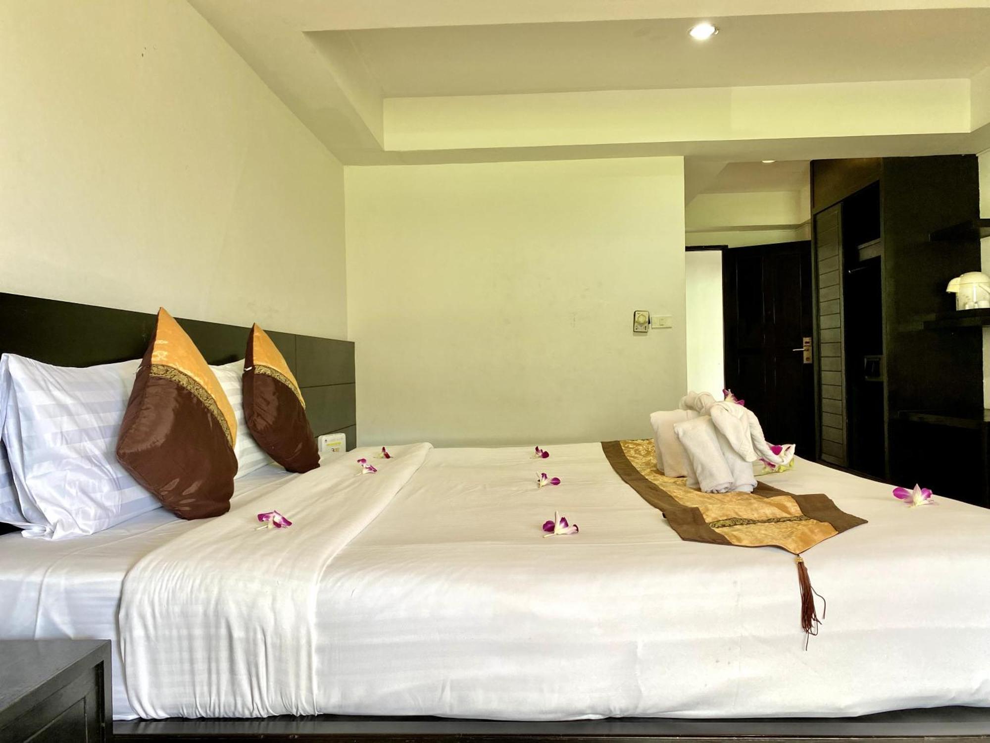 H.R.K.Resort Patong Luaran gambar