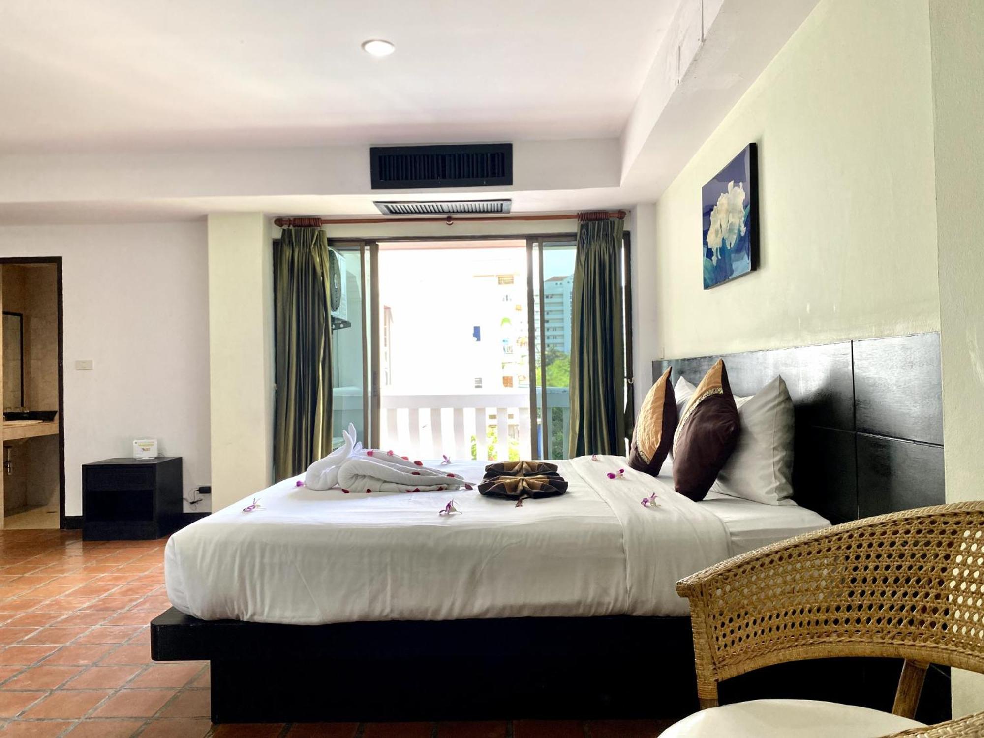H.R.K.Resort Patong Luaran gambar